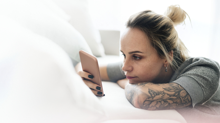 Lesbische tatowierte Mädchen Lesbische tatowierte Mädchen